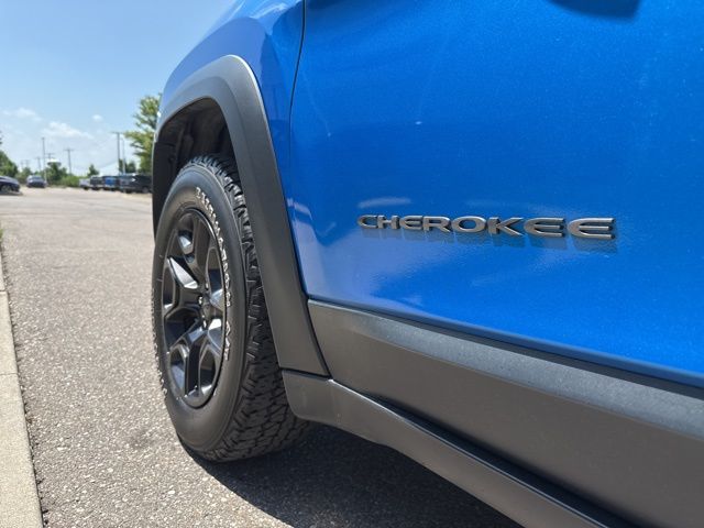2019 Jeep Cherokee Trailhawk - Hydro Blue Pearlcoat exterior view 12
