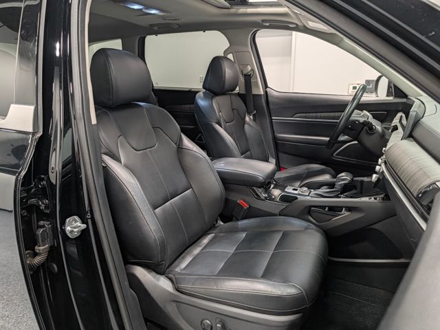 Used 2024 Black Kia EX image 34