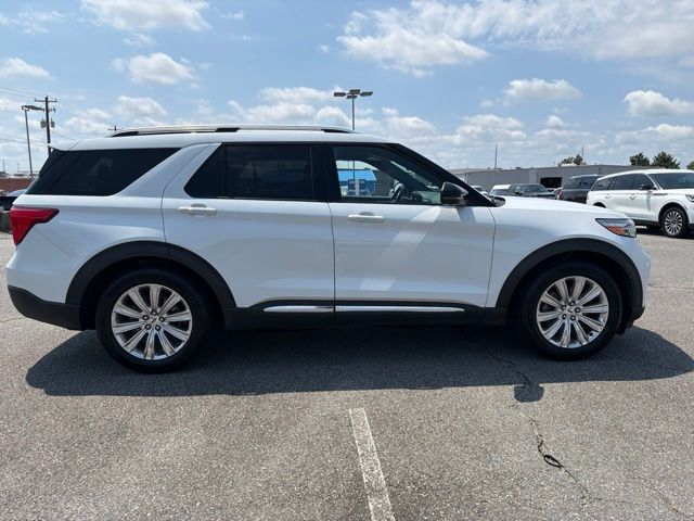 Used 2020 White Ford Limited image 2