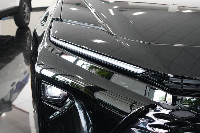 new 2025 Toyota Crown Signia car