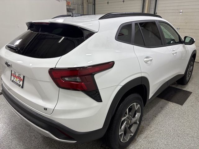 2025 Chevrolet Trax LT photo