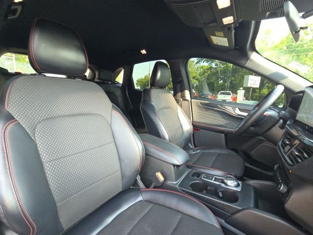 2023 Ford Escape ST-Line:L166580A