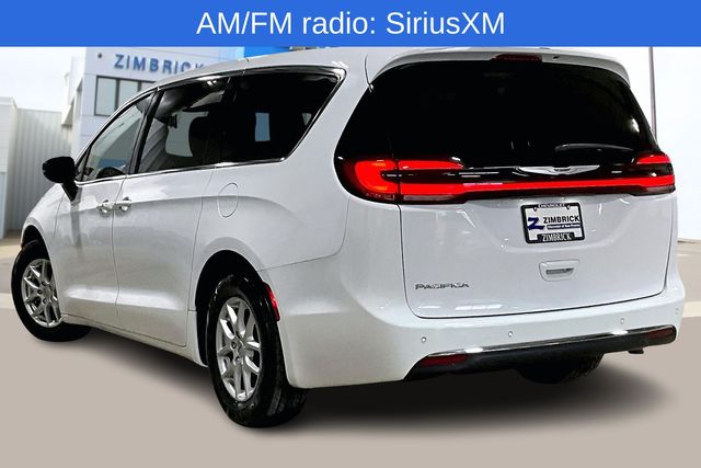 View vehicle photo 4