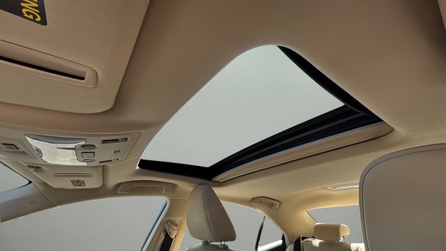 Used 2014  Lexus 250 image 19