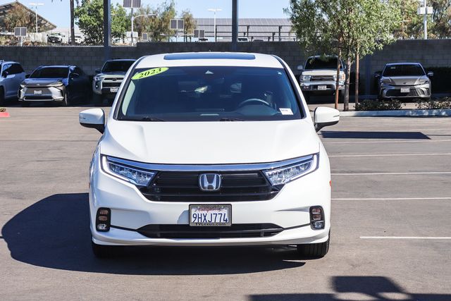 View vehicle photo 2