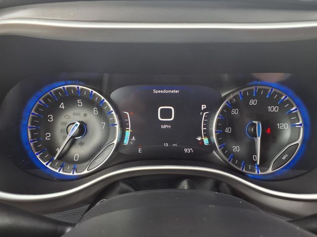 2025 Chrysler Voyager LX - Photo 12