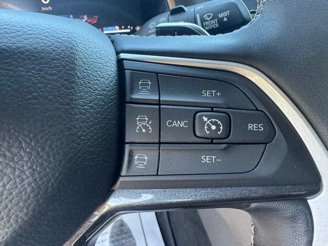 Used 2022 White Jeep Altitude image 20