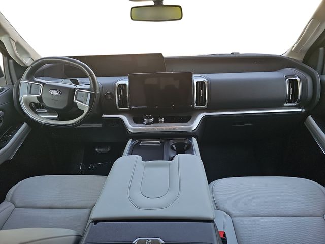 Used 2025 Silver Ford Platinum image 9