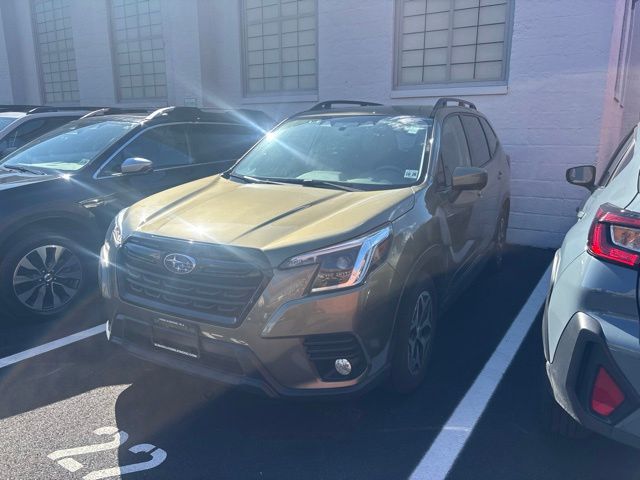 2023 Subaru Forester Premium Crossover AWD
