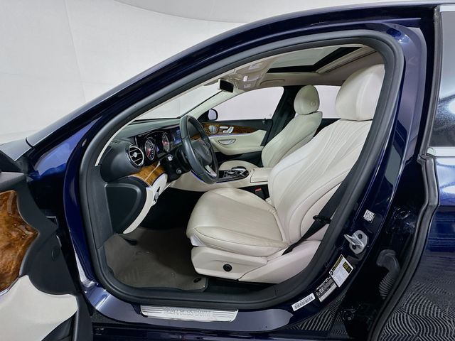 Thumbnail: 2018 Mercedes-Benz E-Class - 22