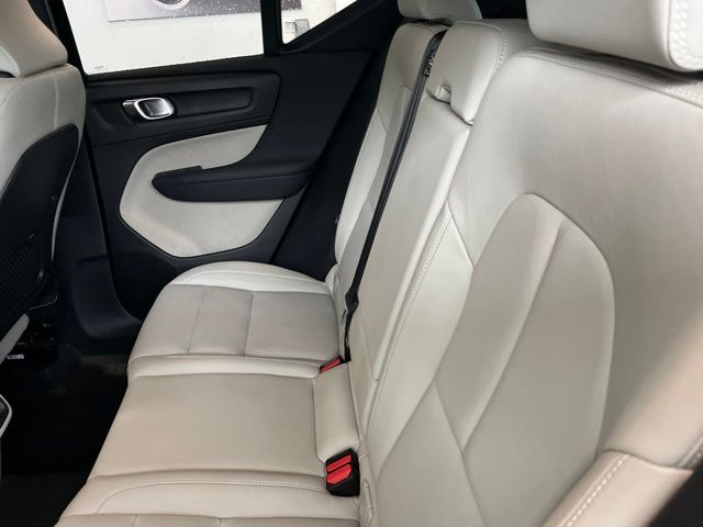 Used 2024 Volvo XC40 SUV