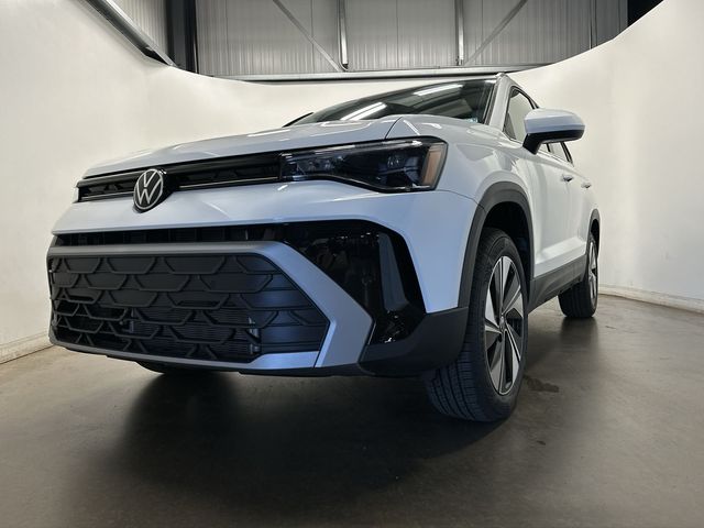 2026 Volkswagen Taos 1.5T SE White at Sutliff Volkswagen