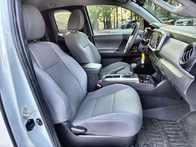 Used 2020 White Toyota SR5 image 23