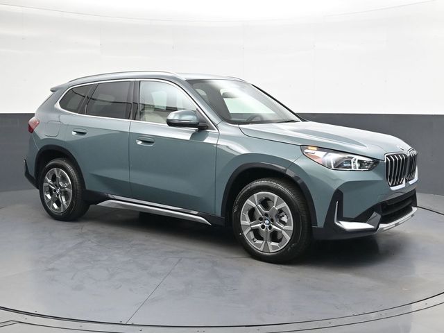 New 2026 Green BMW xDrive28i image 2