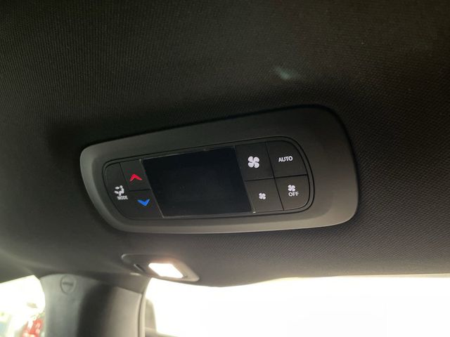 2025 Chrysler Pacifica Select photo
