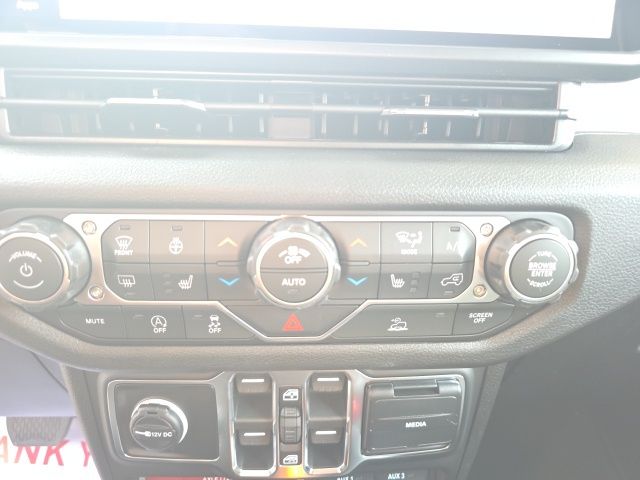 2026 Jeep Gladiator Willys - Bright White Clearcoat exterior view 19