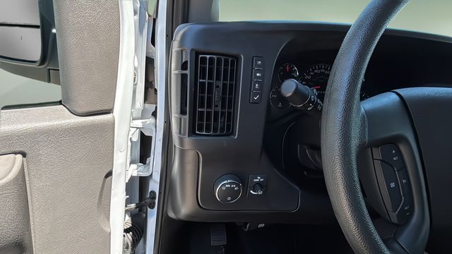 Used 2025 White GMC Work Van image 25