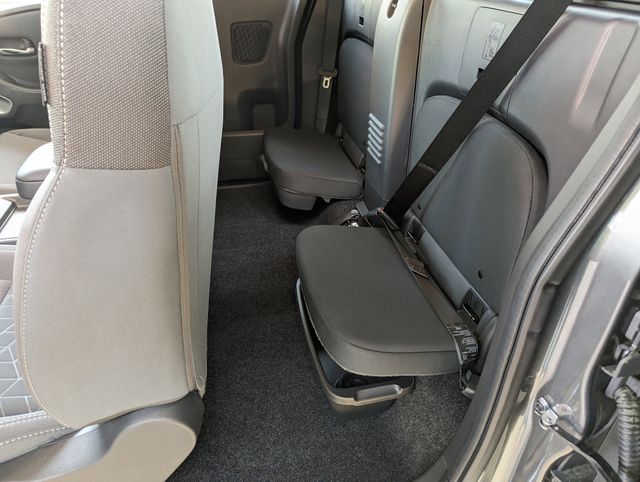 2025 Nissan Frontier SV photo