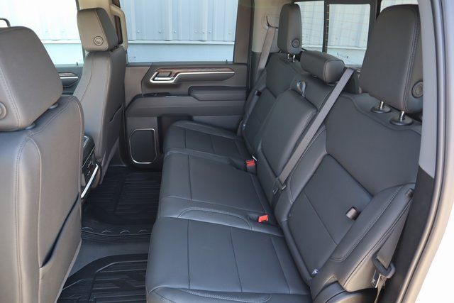 2025 GMC Sierra 2500HD SLT - 11