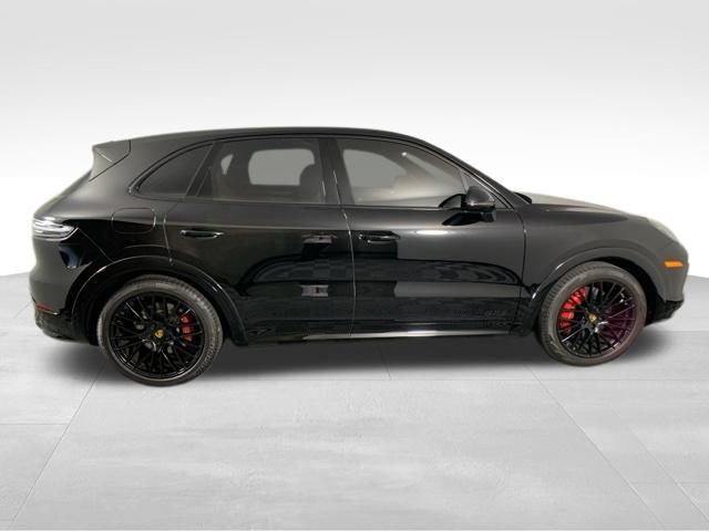 2021 Porsche Cayenne GTS 8