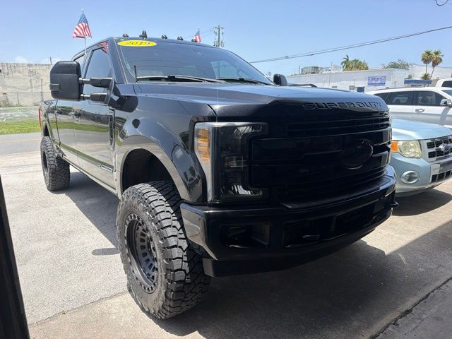 2019 Ford F-250 Super Duty Lariat Crew Cab 4WD