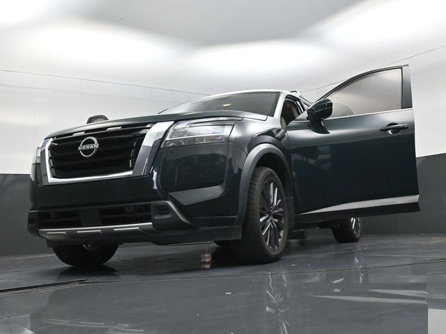 2023 Nissan Pathfinder SL Black at Community Toyota