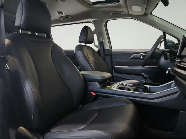 Used 2026 Kia Carnival Van