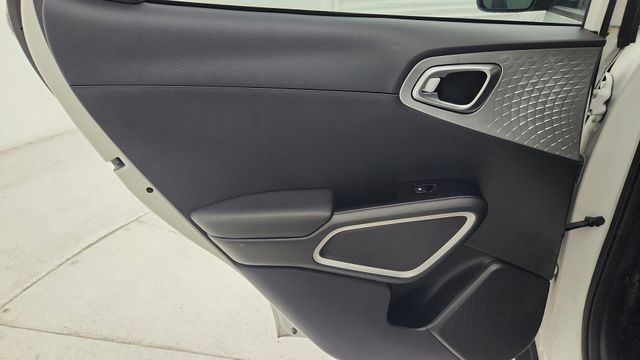 2022 Kia Soul LX White at Gullo Toyota