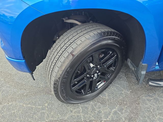 Used 2023 Blue Chevrolet Custom image 32