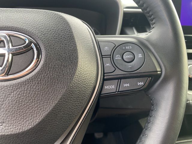 2024 Toyota Corolla Hatchback SE photo