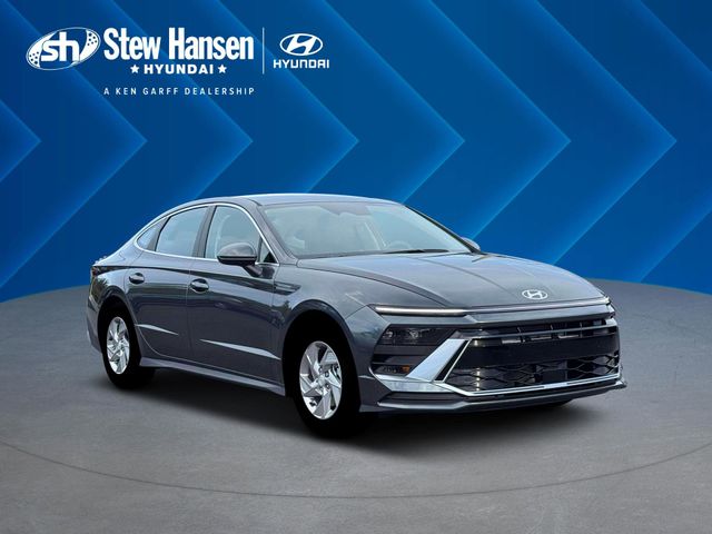 New 2026 Gray Hyundai SE image 10