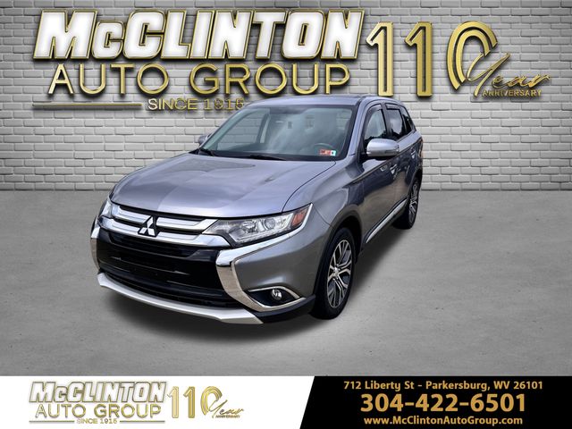 2016 Mercury Gray Metallic Mitsubishi Outlander SE 4X4 SUV