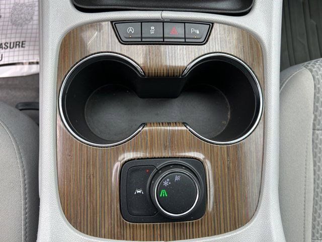 2022 GMC Acadia SLE photo