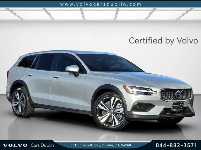 2025 Volvo V60 Cross Country B5 Plus AWD