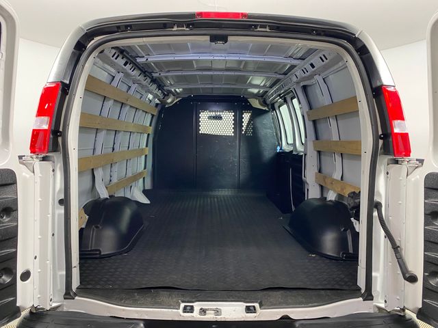 2023 GMC Savana 2500 Work Van photo