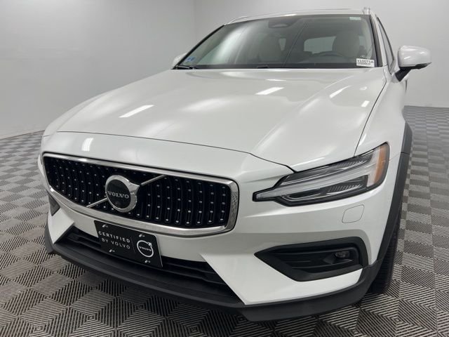 2023 Volvo V60 Cross Country B5 Plus AWD