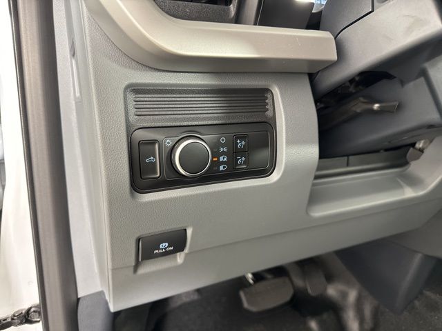 2024 Oxford White Ford Super Duty F-350 SRW XL RWD Truck