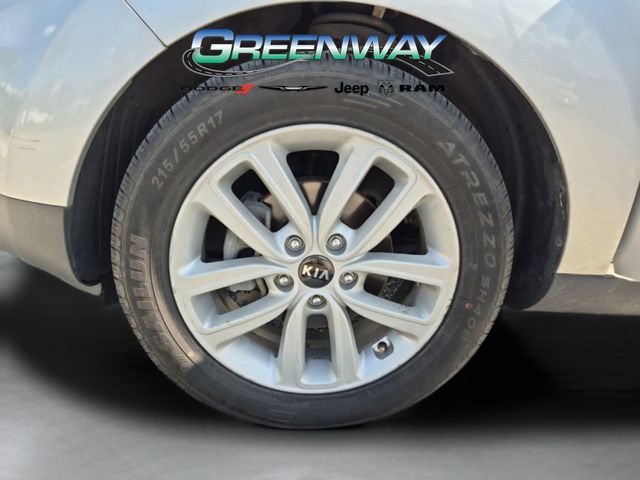 Used 2018 Silver Kia Plus image 29