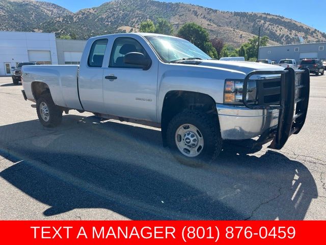Sheer Silver Metallic 2011 Chevrolet Silverado 2500HD Pickup Truck Four-Wheel Drive 6-Speed Automatic Overdrive