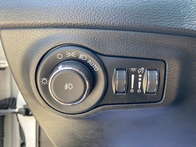2020 Jeep Compass Latitude - White Clearcoat exterior view 15