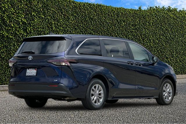 Used 2025  Toyota LE image 4