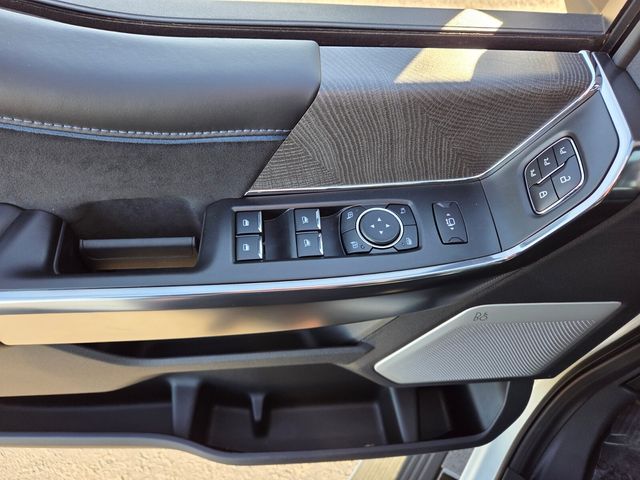 New 2025 Ford Super Duty F-350 Crew Cab Platinum