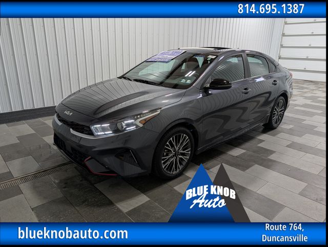 Gravity Gray 2024 Kia Forte Sedan Front-Wheel Drive Continuously Variable Transmission