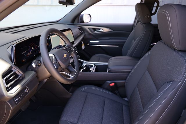 2026 Chevrolet Traverse LT - 11