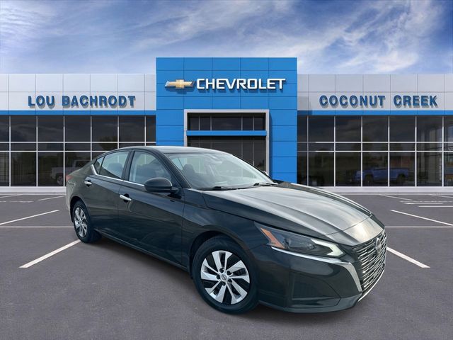 Super Black 2024 Nissan Altima Sedan Front-Wheel Drive Continuously Variable Transmission