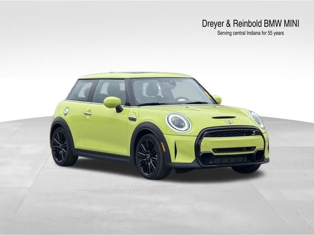 2023 MINI Hardtop 2 Door Signature
