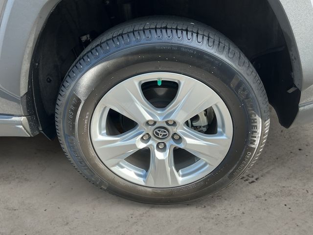 Used 2019 Gray Toyota LE image 9
