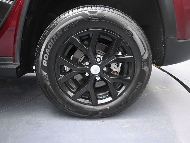 used 2022 Jeep Grand Cherokee car, priced at $27,597