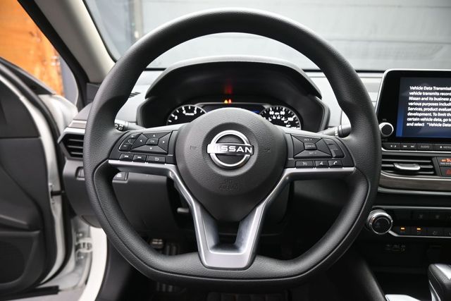 Used 2025 Nissan Altima Sedan