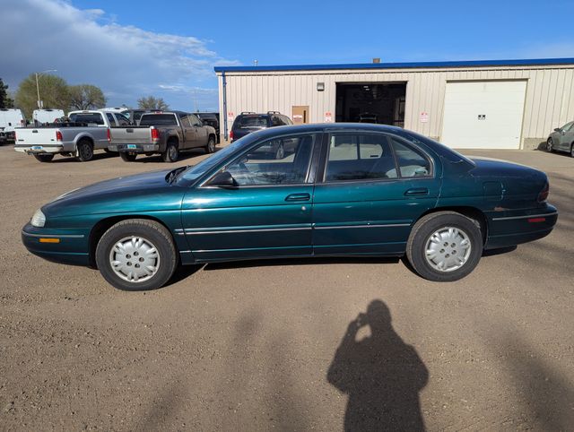 2001 Chevrolet Lumina Base FWD Sedan